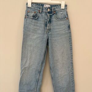 ZARA Light Wash Jeans Size 2 Cropped